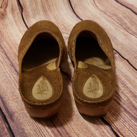 Clarks Artisan Clogs - Picture 2 of 8